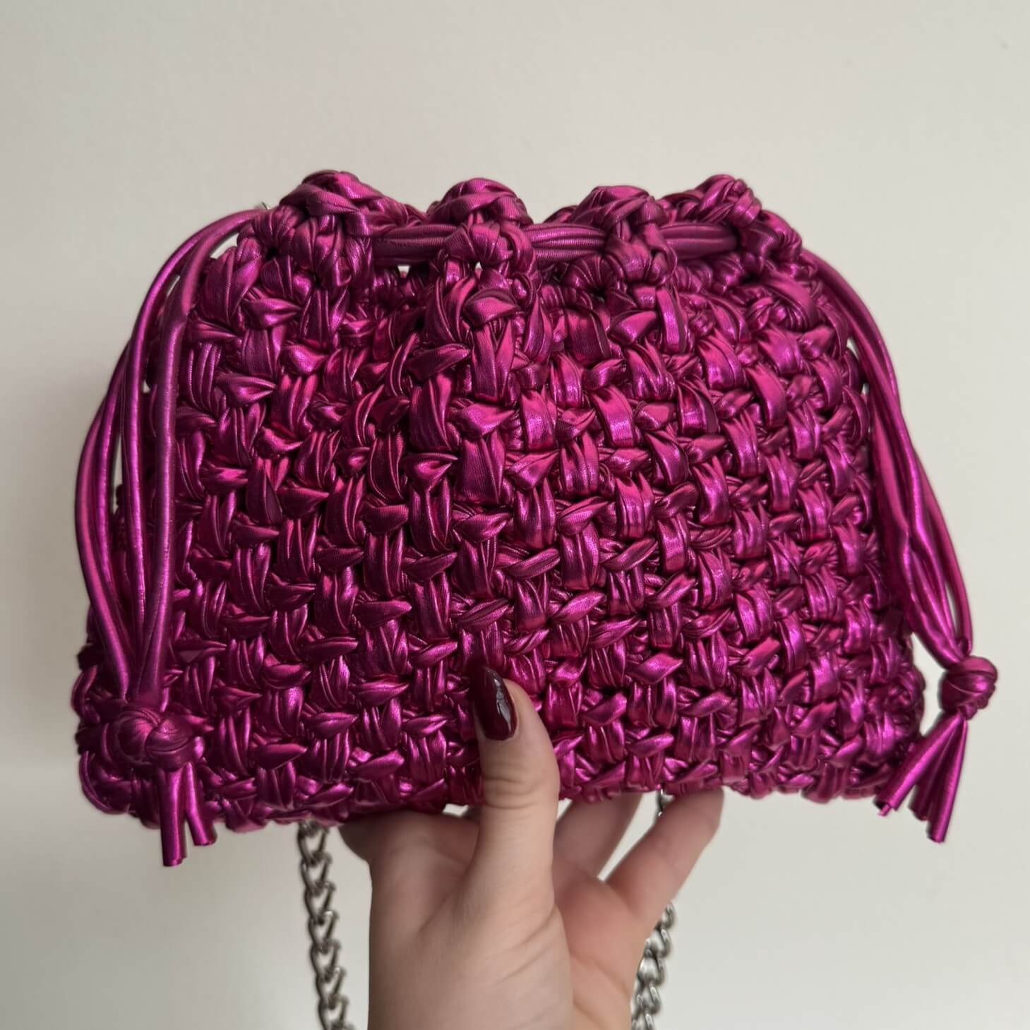 Kit Pouch Bag all'uncinetto con Fettuccia Metal brillante, catena e moschettone – pochette handmade