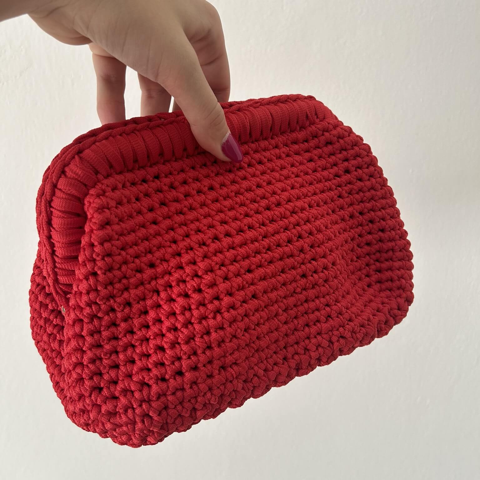 Kit completo di borsa all'uncinetto per realizzare una clutch bag con base rettangolare